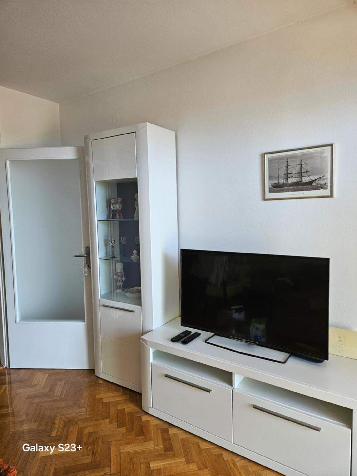 Apartment Jakov Сен Екстериор снимка
